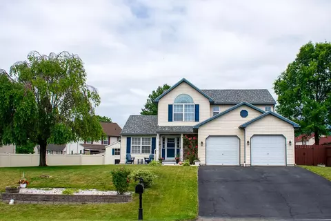 141 Pond View Dr, Hamburg, PA 19526