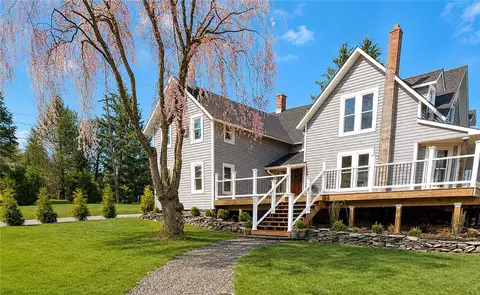 164 Sand Spring Rd, Cresco, PA 18326