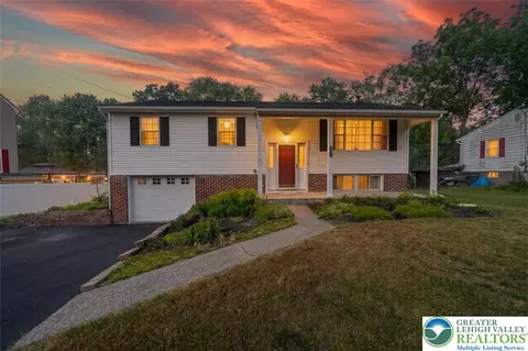 2132 Clearview Ave, Stroudsburg, PA 18360