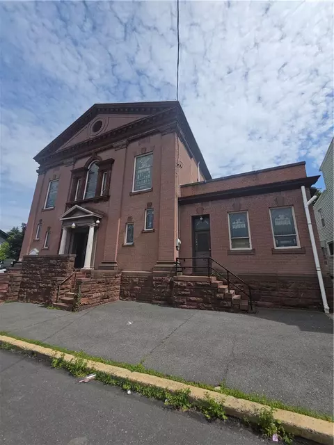 144 Carbon St, Minersville, PA 17954