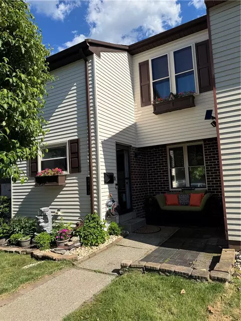 3412 Colonial Ct, Allentown, PA 18104