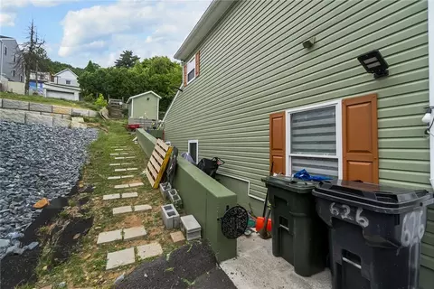 Exterior - 626 William St, Bethlehem, PA 18015 photo 3 of 4