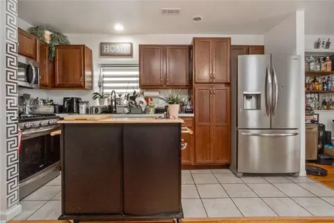 Kitchen - 626 William St, Bethlehem, PA 18015 photo 1 of 2