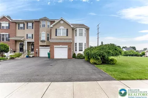 5440 W Spring Ridge Dr, Macungie, PA 18062