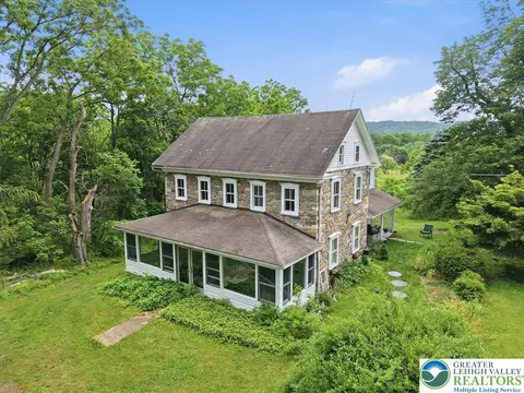 659 Mahoning Dr W, Lehighton, PA 18235
