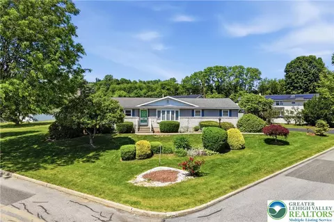 945 Williams Ave, Walnutport, PA 18088