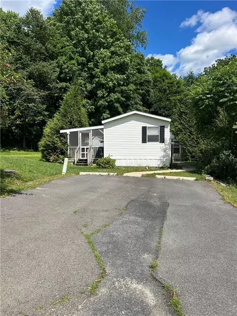 38 Ahearn, Mt Bethel Twp, PA 18343