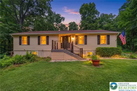 187 Kintner Hill Dr, Upper Black Eddy, PA 18972