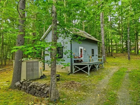 Exterior - 180 E Shore Dr, Dingmans Ferry, PA 18328 photo 2 of 5