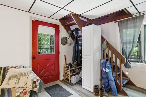 Entry Way - 180 E Shore Dr, Dingmans Ferry, PA 18328 photo 1 of 2