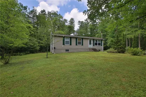 11 Blue Berry Ln, Nesquehoning, PA 18240