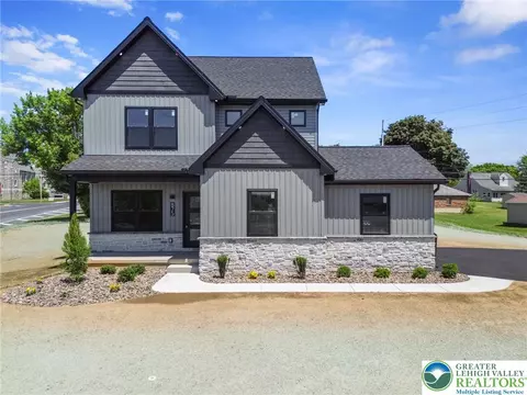875 7th St, Fullerton, PA 18052