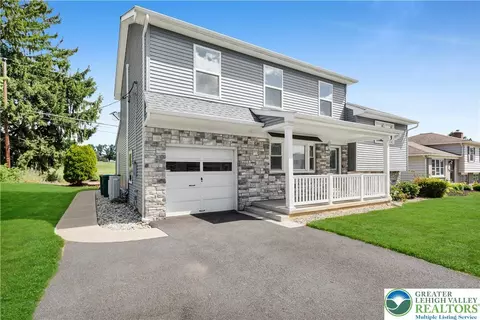 2715 Swanson St, Palmer Township, PA 18045