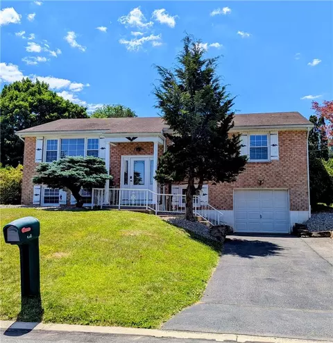 2650 Clover Dr, Easton, PA 18045