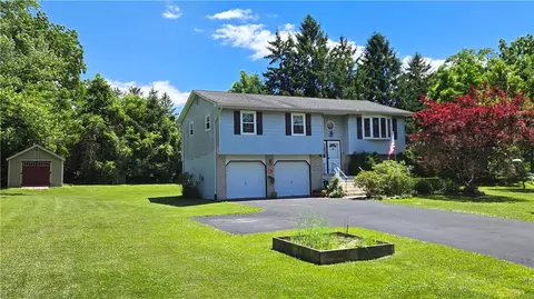 6581 Skyview Ln, Coopersburg, PA 18036