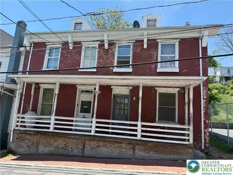 62 Hunter St, Tamaqua, PA 18252