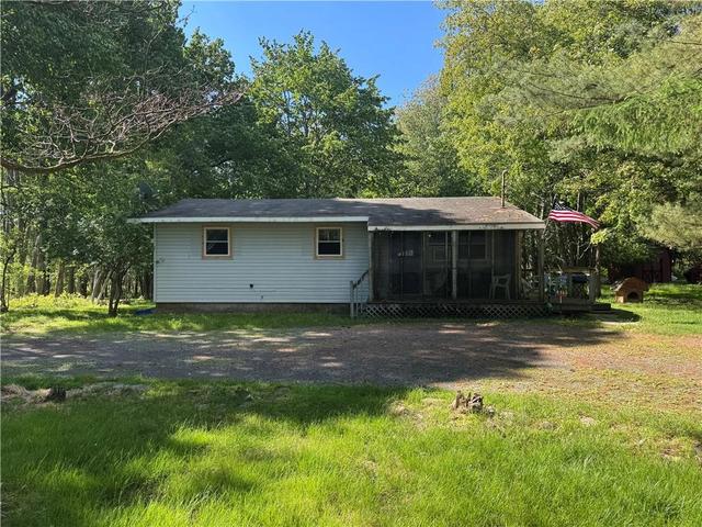 244 Ash Dr, Long Pond, PA 18334