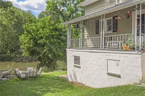 704 Mohrsville Rd, Shoemakersville, PA 19555