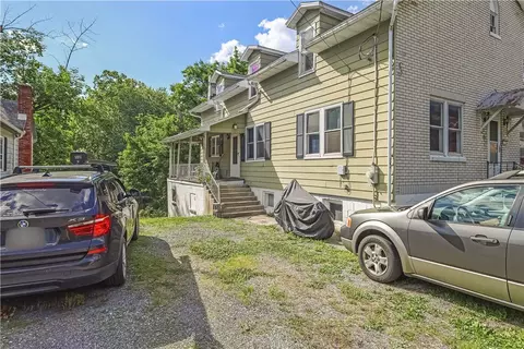 704 Mohrsville Rd, Shoemakersville, PA 19555