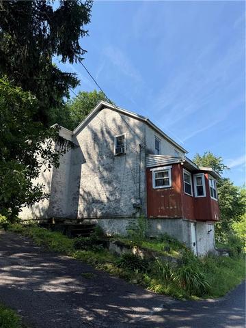 2102 Nemeth Dr, Bethlehem, PA 18015