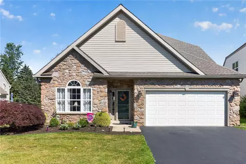 6616 Blue Heather Ct, Macungie, PA 18062