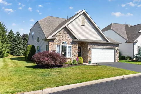 6616 Blue Heather Ct, Macungie, PA 18062