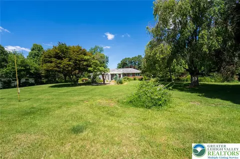 Exterior - 310 Ridge Rd, Phillipsburg, NJ 08865 photo 10 of 14