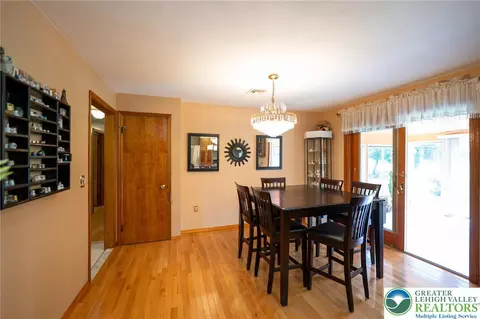 Dining - 310 Ridge Rd, Phillipsburg, NJ 08865 photo 2 of 2