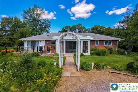 Exterior - 310 Ridge Rd, Phillipsburg, NJ 08865 photo 4 of 14