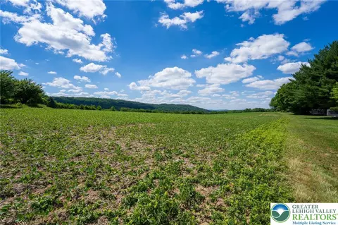 Exterior - 310 Ridge Rd, Phillipsburg, NJ 08865 photo 11 of 14