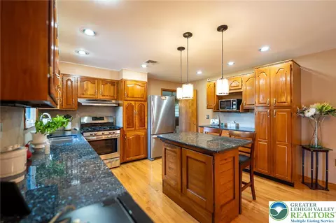 Kitchen - 310 Ridge Rd, Phillipsburg, NJ 08865 photo 4 of 5