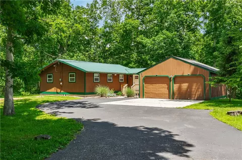 307 Timber Hill Rd, Henryville, PA 18332