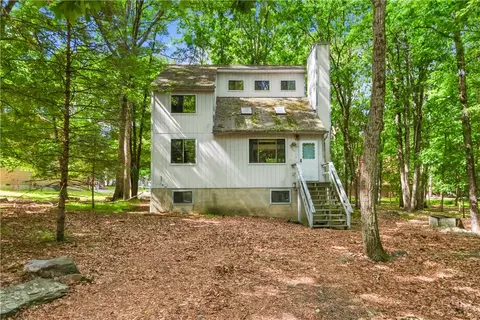 1422 Melrose Ter, East Stroudsburg, PA 18301