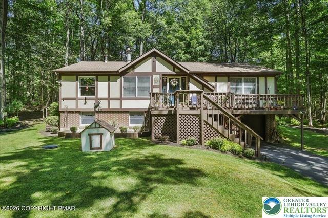 137 Outer Dr, Coolbaugh Twp, PA 18347