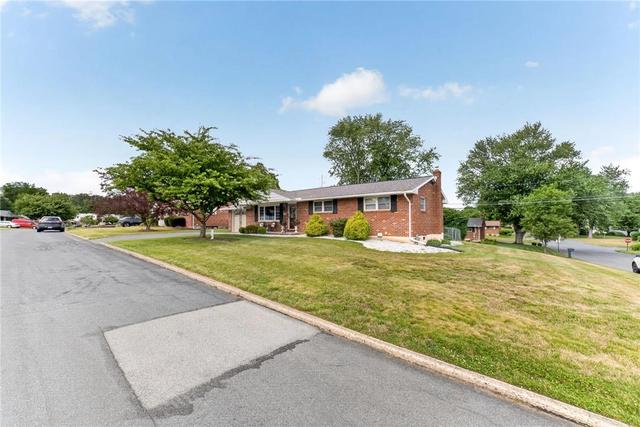 7290 Heather Rd, Macungie, PA 18062