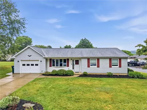 3390 Florian St, Palmer Township, PA 18045