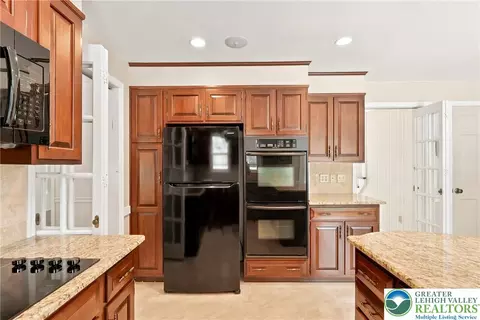 Kitchen - 613 E Macada Rd, Bethlehem, PA 18017 photo 4 of 4