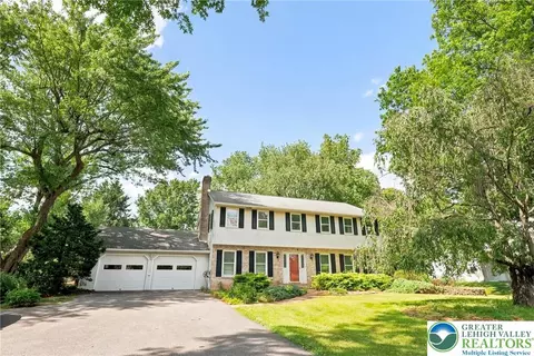 613 E Macada Rd, Bethlehem, PA 18017