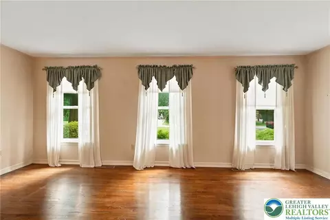 Living - 613 E Macada Rd, Bethlehem, PA 18017 photo 5 of 6