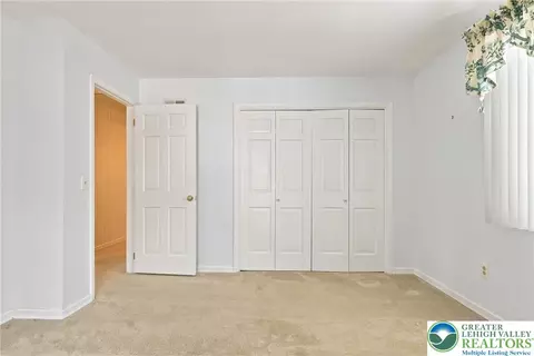 Bedroom - 613 E Macada Rd, Bethlehem, PA 18017 photo 5 of 7