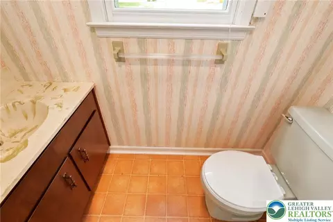Bath - 613 E Macada Rd, Bethlehem, PA 18017 photo 1 of 6