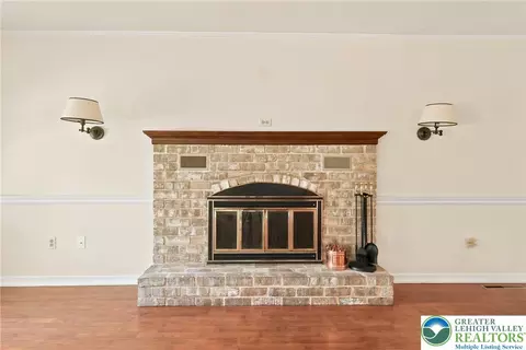 Living - 613 E Macada Rd, Bethlehem, PA 18017 photo 3 of 6