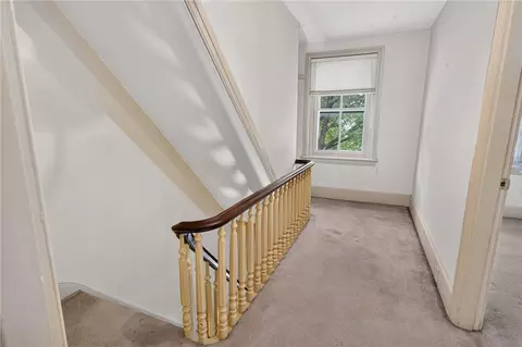 Entry Way - 765 E Macada Rd, Bethlehem, PA 18017 photo 2 of 4