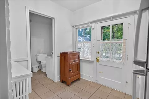 Entry Way - 765 E Macada Rd, Bethlehem, PA 18017 photo 4 of 4