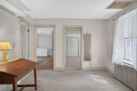 Entry Way - 765 E Macada Rd, Bethlehem, PA 18017 photo 3 of 4