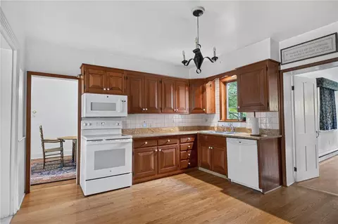 Kitchen - 765 E Macada Rd, Bethlehem, PA 18017 photo 2 of 7