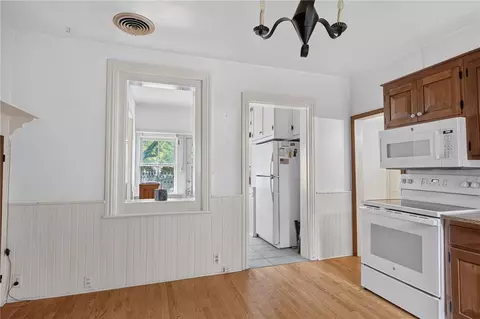 Kitchen - 765 E Macada Rd, Bethlehem, PA 18017 photo 3 of 7