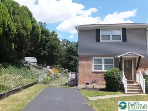 3360 S 2nd St, Hokendauqua, PA 18052