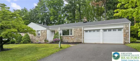 243 Flagstone, Bethlehem, PA 18017