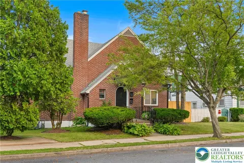726 Seneca St, Bethlehem, PA 18015